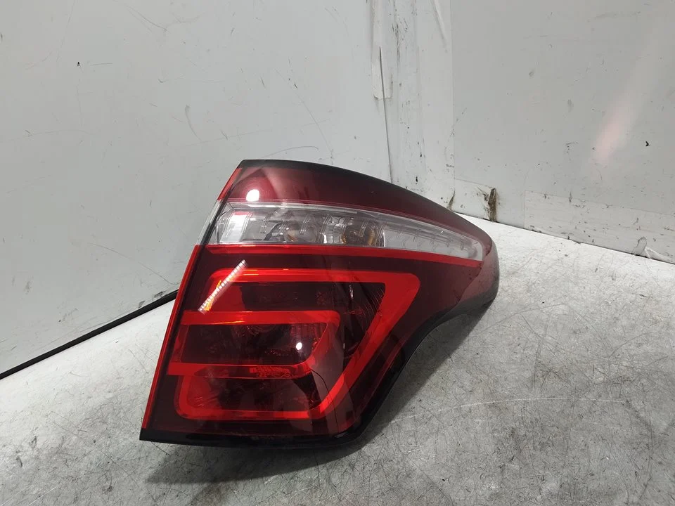Foto de PILOTO TRASERO DERECHO CITROEN C4 PICASSO 1.6 HDi FAP (112 CV / 82 KW) referencia 9673164780