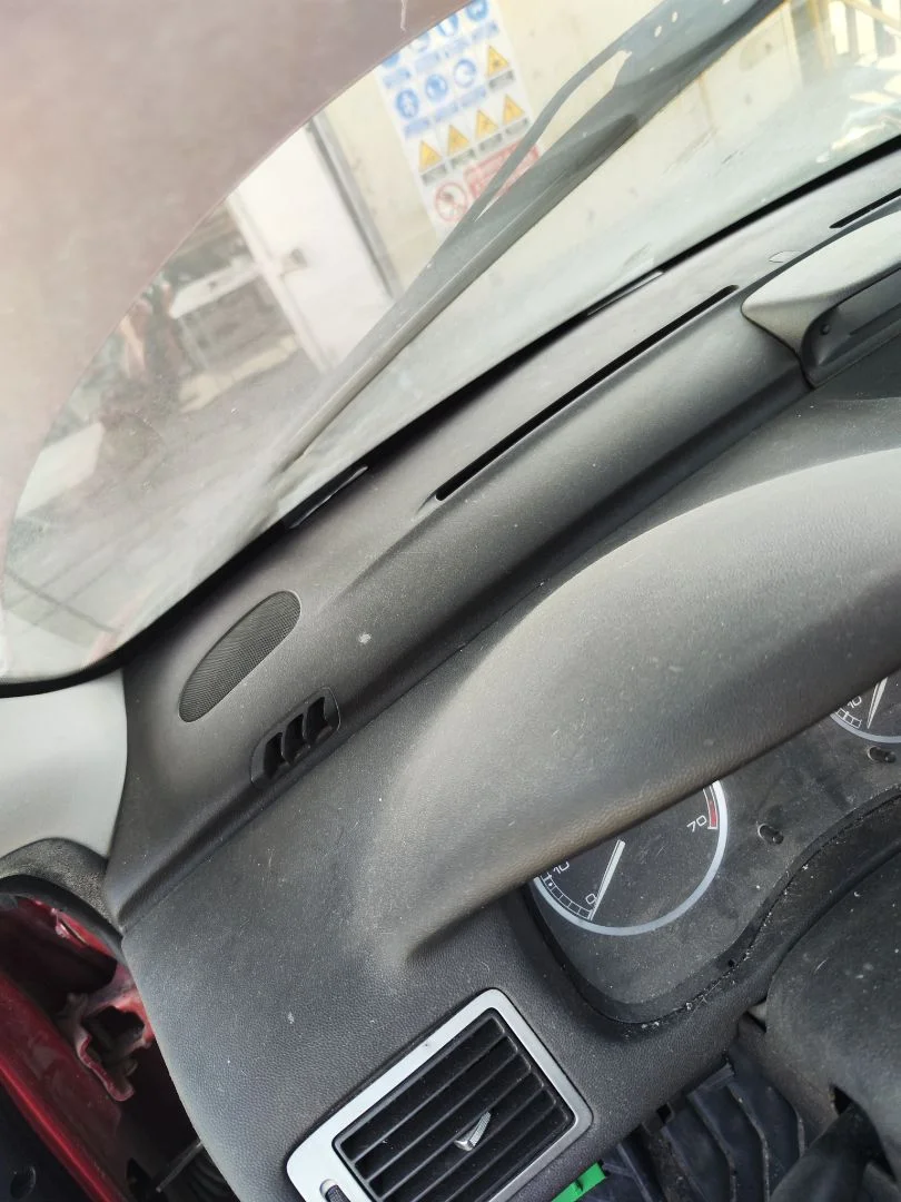 Foto de SALPICADERO PEUGEOT 307 (S1)(04.2001) 1.6 16V CAT (109 CV / 80 KW) referencia 821165
