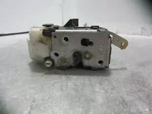 Foto de CERRADURA PUERTA TRASERA IZQUIERDA ALFA ROMEO 147 (190) 1.6 16V CAT (105 CV / 77 KW) referencia B792