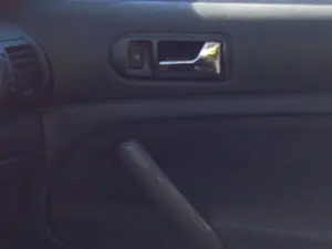 Foto de MANDO ELEVALUNAS DELANTERO DERECHO VOLKSWAGEN PASSAT BERLINA (3B3) 1.9 TDI (131 CV / 96 KW)