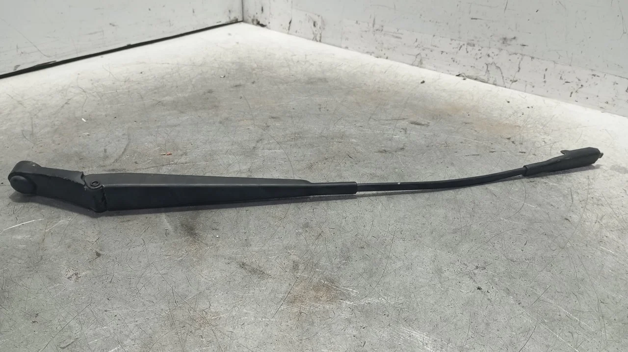 Foto de BRAZO LIMPIA DELANTERO IZQUIERDO OPEL ZAFIRA B 1.9 16V CDTI CAT (Z 19 DTH / LRD) (150 CV / 110 KW) referencia 13145563