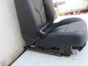 Foto de JUEGO ASIENTOS COMPLETO PORSCHE CAYENNE (TIPO 92A) referencia 918595102 foto 3