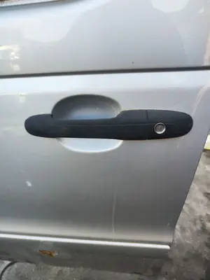 Foto de MANETA EXTERIOR DELANTERA IZQUIERDA MERCEDES-BENZ VANEO (BM 414) COMPACT VAN 1.7 CDI Diesel CAT (75 CV / 55 KW) referencia A000760265964 9B27