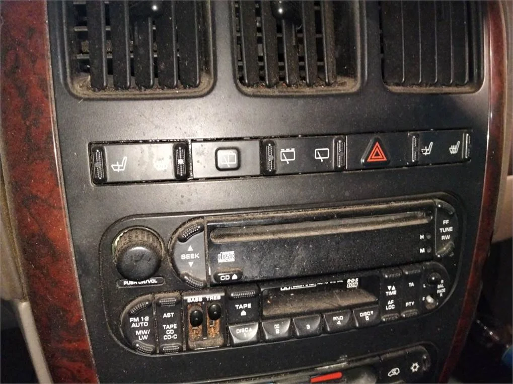 Foto de BOTONERA CHRYSLER VOYAGER (RG)