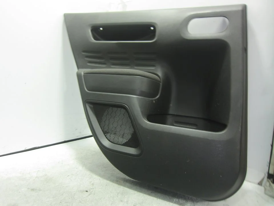 Foto de GUARNECIDO PUERTA TRASERA IZQUIERDA CITROEN C4 CACTUS 1.2 12V VTi (82 CV / 60 KW) referencia 98011900ZD