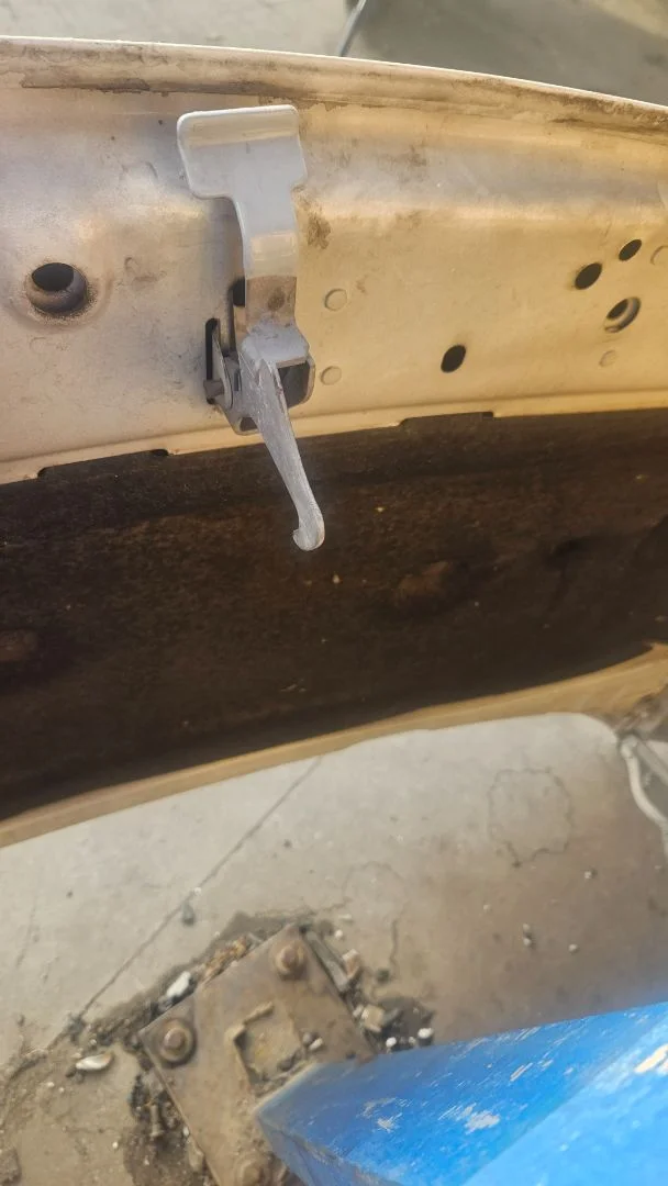 Foto de CERRADURA CAPO OPEL CORSA E 1.2 (69 CV / 51 KW)