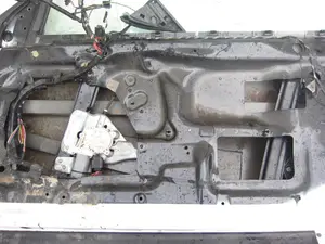 Foto de ELEVALUNAS DELANTERO DERECHO BMW SERIE 6 COUPE (E63) 4.4 V8 32V CAT (333 CV / 245 KW) foto 3