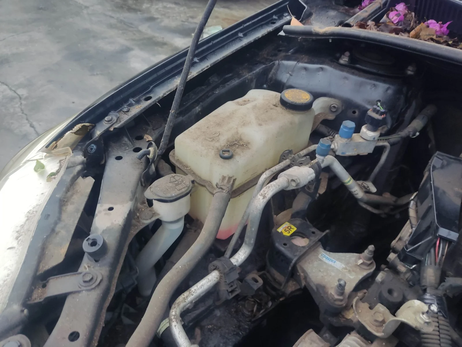 Foto de DEPOSITO EXPANSION TOYOTA COROLLA (E15) 1.4 Turbodiesel CAT (90 CV / 66 KW)
