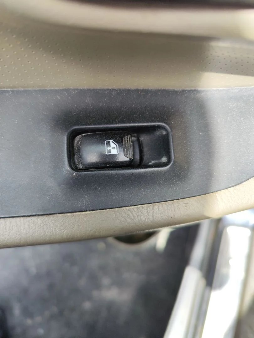 Foto de MANDO ELEVALUNAS TRASERO IZQUIERDO HYUNDAI SANTA FE (SM) 2.4 CAT (146 CV / 107 KW)