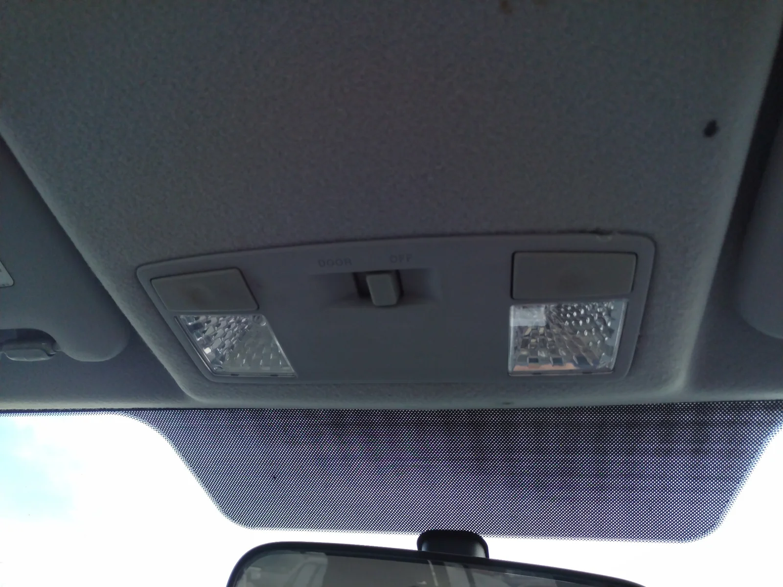 Foto de LUZ INTERIOR MAZDA 5 BERLINA (CR) 2.0 Diesel CAT (143 CV / 105 KW)