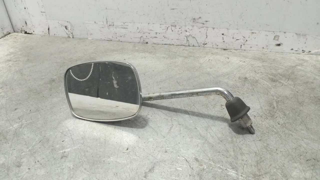 Foto de RETROVISOR IZQUIERDO PIAGGIO (VESPA) (VESPA) LX 49.40 cc 3.01 ci (4.29 cv 3.1 kw a 8500 rpm) referencia E11001005