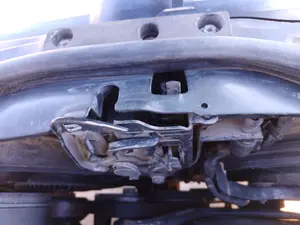 Foto de CERRADURA CAPO VOLKSWAGEN PASSAT BERLINA (3B3) 1.9 TDI (131 CV / 96 KW)
