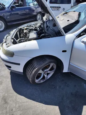 Foto de ALETA DELANTERA IZQUIERDA SEAT LEON (1M1) 1.9 TDI (90 CV / 66 KW)