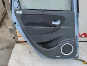 Foto de GUARNECIDO PUERTA TRASERA IZQUIERDA RENAULT SCENIC III (JZ) 1.5 dCi Diesel (106 CV / 78 KW)