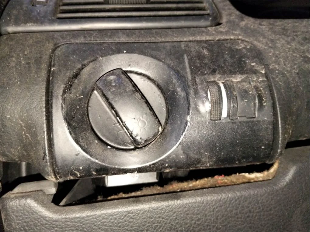 Foto de MANDO LUCES AUDI ALLROAD QUATTRO QUATTRO (4B5)