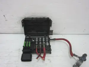 Foto de CAJA RELES / FUSIBLES VOLKSWAGEN GOLF IV BERLINA (1J1)(10.1997) 1.6 16V (105 CV / 77 KW) referencia 1J0937550