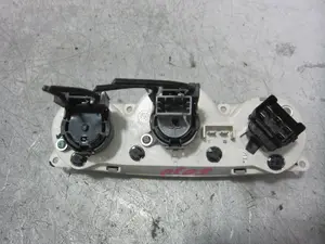 Foto de MANDO CALEFACCION / AIRE ACONDICIONADO FORD TOURNEO CONNECT (TC7) 1.8 TDCi CAT (90 CV / 66 KW) referencia 1131256 foto 12