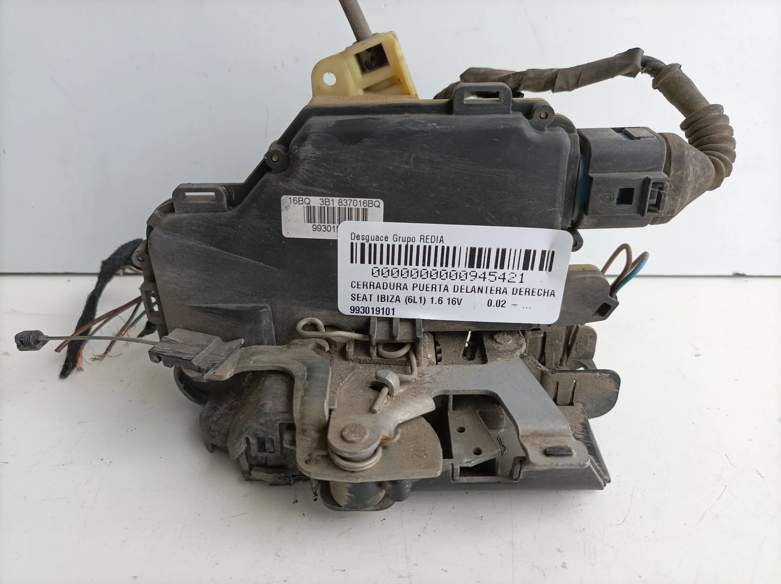 Foto de CERRADURA PUERTA DELANTERA DERECHA SEAT IBIZA (6L1) referencia 993019101