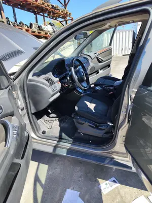 Foto de GOMAS CONTORNO PUERTA BMW SERIE X5 (E53) 3.0 Turbodiesel CAT (218 CV / 160 KW)