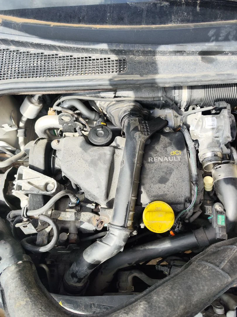 Foto de TAPA MOTOR RENAULT CLIO III 1.5 dCi Diesel FAP (75 CV / 55 KW)