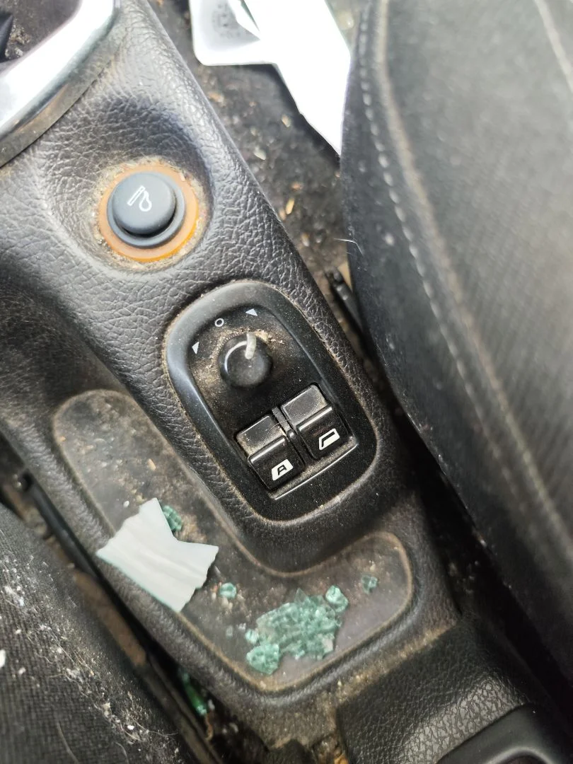 Foto de MANDO RETROVISOR PEUGEOT 206 1.6 16V CAT (109 CV / 80 KW)