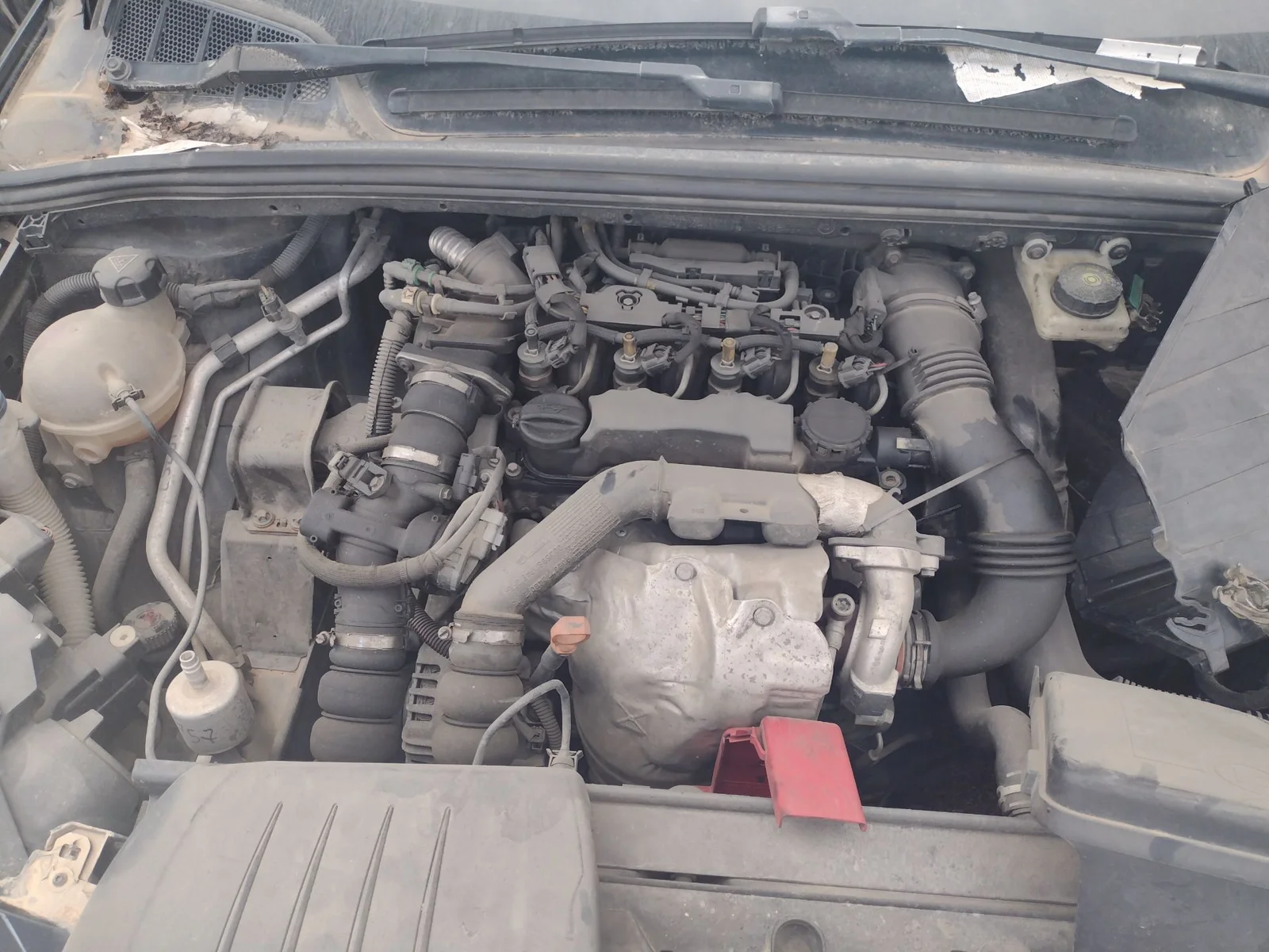 Foto de MOTOR COMPLETO PEUGEOT 308 1.6 16V HDi (90 CV / 66 KW)