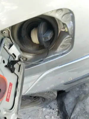 Foto de TAPA MOTOR NISSAN ALMERA TINO (V10M) 1.8 16V CAT (114 CV / 84 KW)