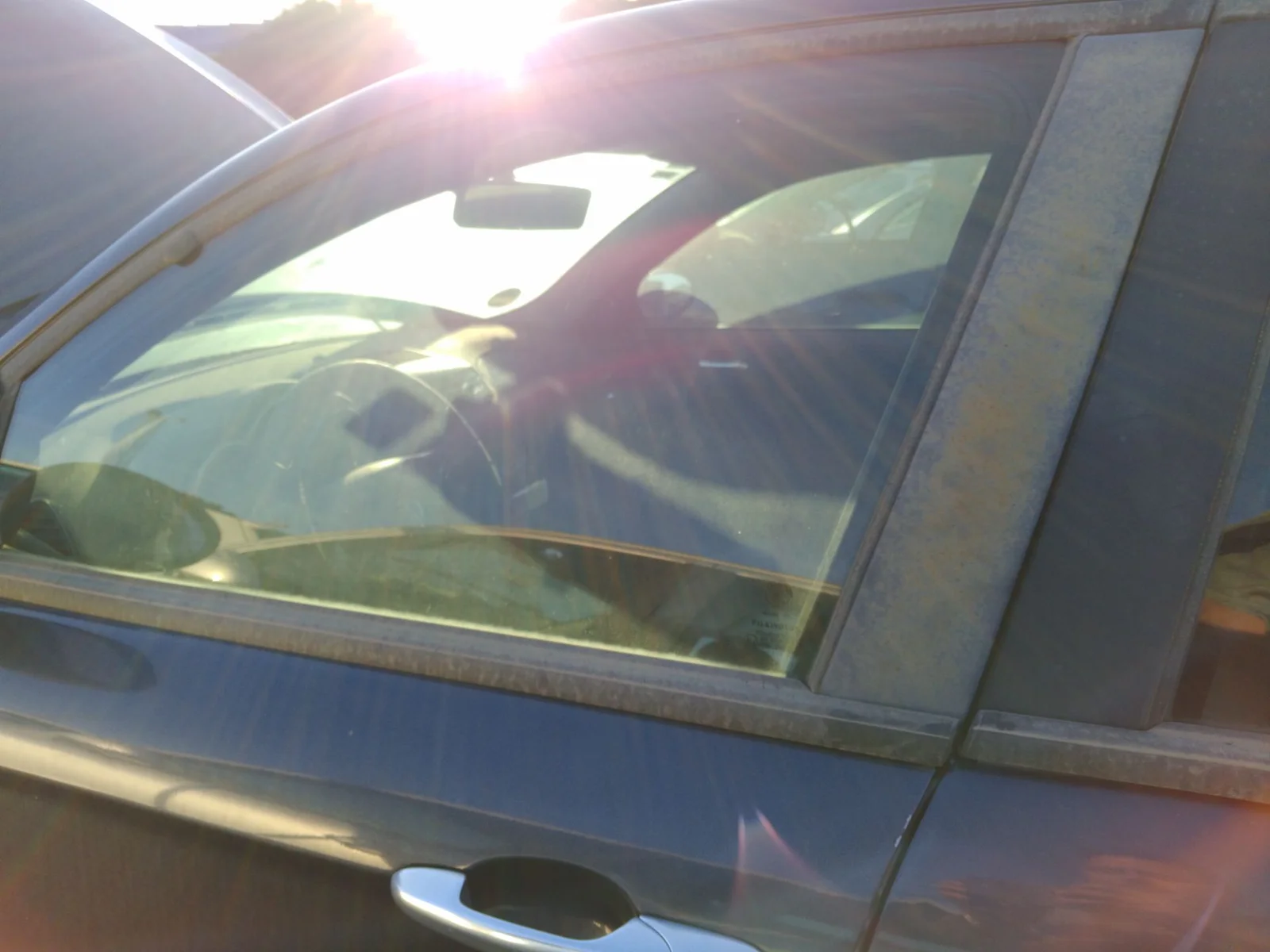 Foto de LUNA DELANTERA IZQUIERDA ALFA ROMEO 147 (190) 1.9 JTD CAT (110 CV / 81 KW)