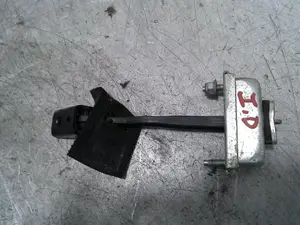 Foto de RETENEDOR PUERTA FORD FOCUS BERLINA (CAP) 1.8 TDCi Turbodiesel CAT (116 CV / 85 KW) referencia 1641573 foto 2