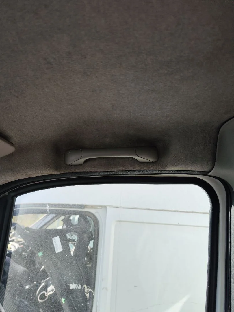 Foto de ASIDERO TECHO DELANTERO DERECHO NISSAN INTERSTAR (X70) 2.5 dCi Diesel CAT (114 CV / 84 KW)