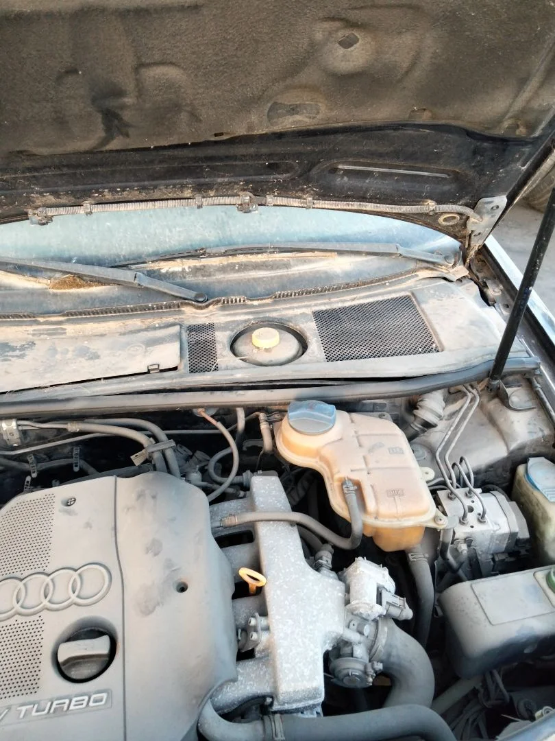 Foto de MOTOR LIMPIA DELANTERO AUDI A6 BERLINA (4B2) 1.8 20V Turbo (150 CV / 110 KW)