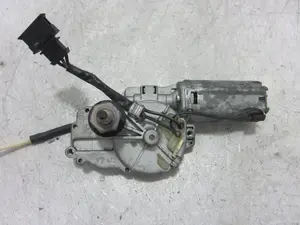 Foto de MOTOR LIMPIA DELANTERO VOLKSWAGEN GOLF III (1H1)(11.1991) 1.9 TDI (90 CV / 66 KW)