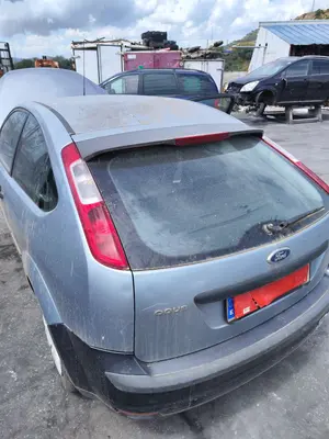 Foto de PORTON TRASERO FORD FOCUS BERLINA (CAP) 1.6 TDCi CAT (90 CV / 66 KW) referencia 1487316 foto 4
