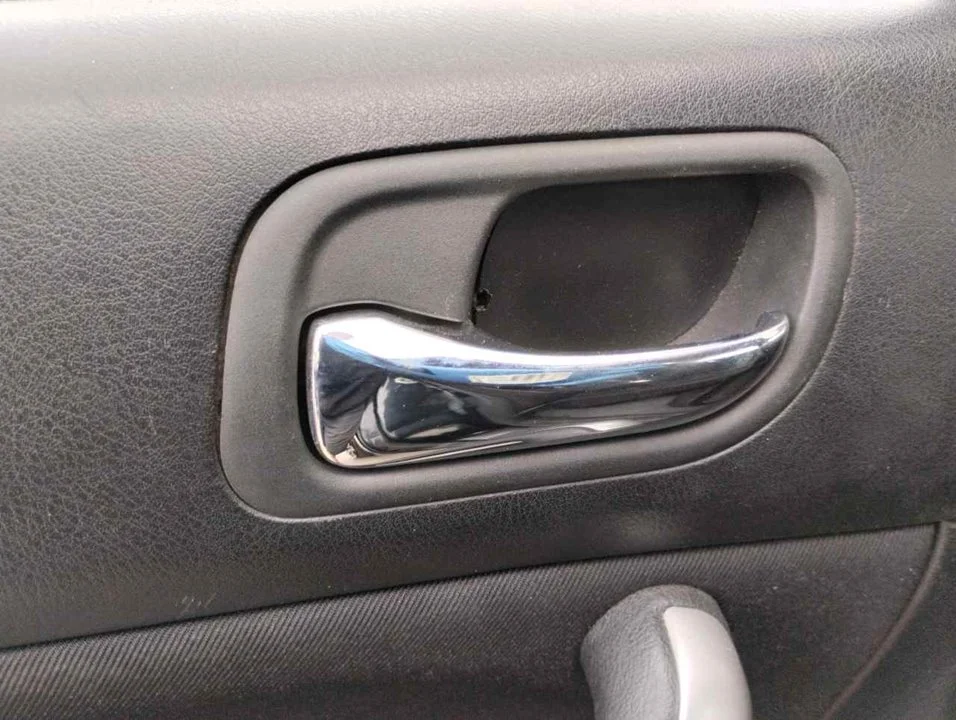 Foto de MANETA INTERIOR TRASERA IZQUIERDA HONDA ACCORD BERLINA (CL/CN) 2.0 VTEC CAT (155 CV / 114 KW)