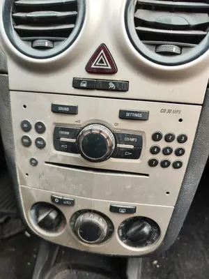 Foto de SISTEMA AUDIO / RADIO CD OPEL CORSA D 1.3 16V CDTI (75 CV / 55 KW)
