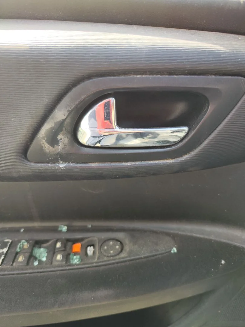 Foto de MANETA INTERIOR DELANTERA IZQUIERDA CITROEN C4 BERLINA 1.6 16V HDi (90 CV / 66 KW)