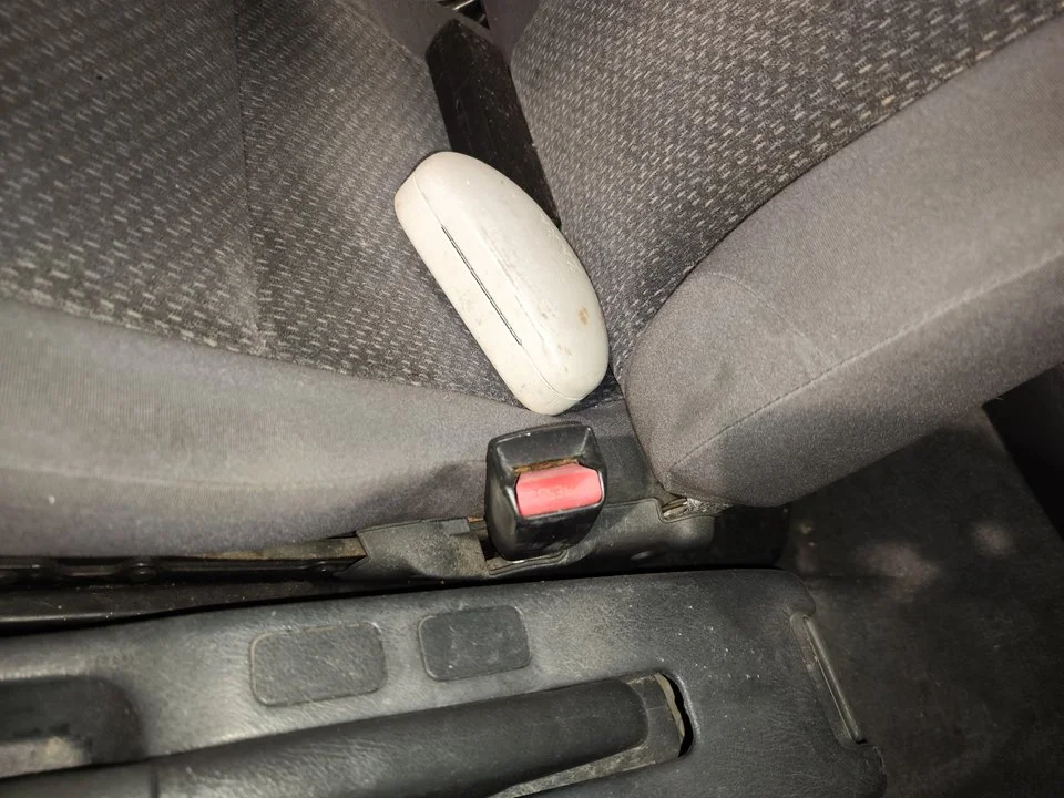 Foto de ENGANCHE CINTURON DELANTERO DERECHO HONDA CIVIC COUPÉ (EJ6/8) 1.6 CAT (105 CV / 77 KW) referencia 81855SMGE11ZB