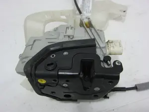 Foto de CERRADURA PUERTA TRASERA IZQUIERDA PORSCHE CAYENNE (TIPO 92A) referencia 8K0839015 foto 4