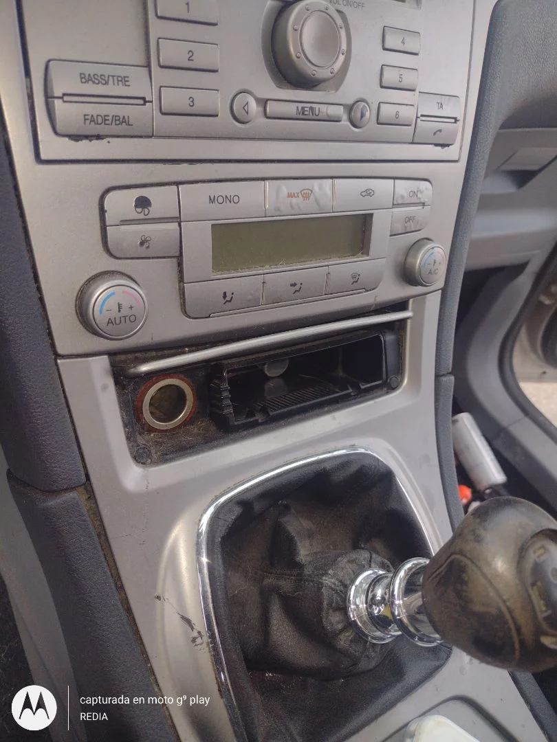 Foto de CENICERO FORD S-MAX (CA1) 2.0 TDCi CAT (140 CV / 103 KW)