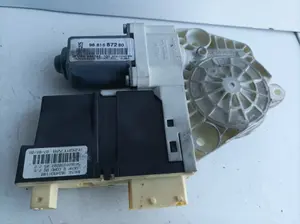 Foto de MOTOR ELEVALUNAS DELANTERO IZQUIERDO PEUGEOT 307 BERLINA (S2) referencia 9681587280 foto 1