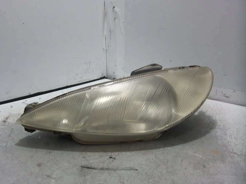 Foto de FARO IZQUIERDO PEUGEOT 206 1.6 16V CAT (109 CV / 80 KW) referencia 9640559580