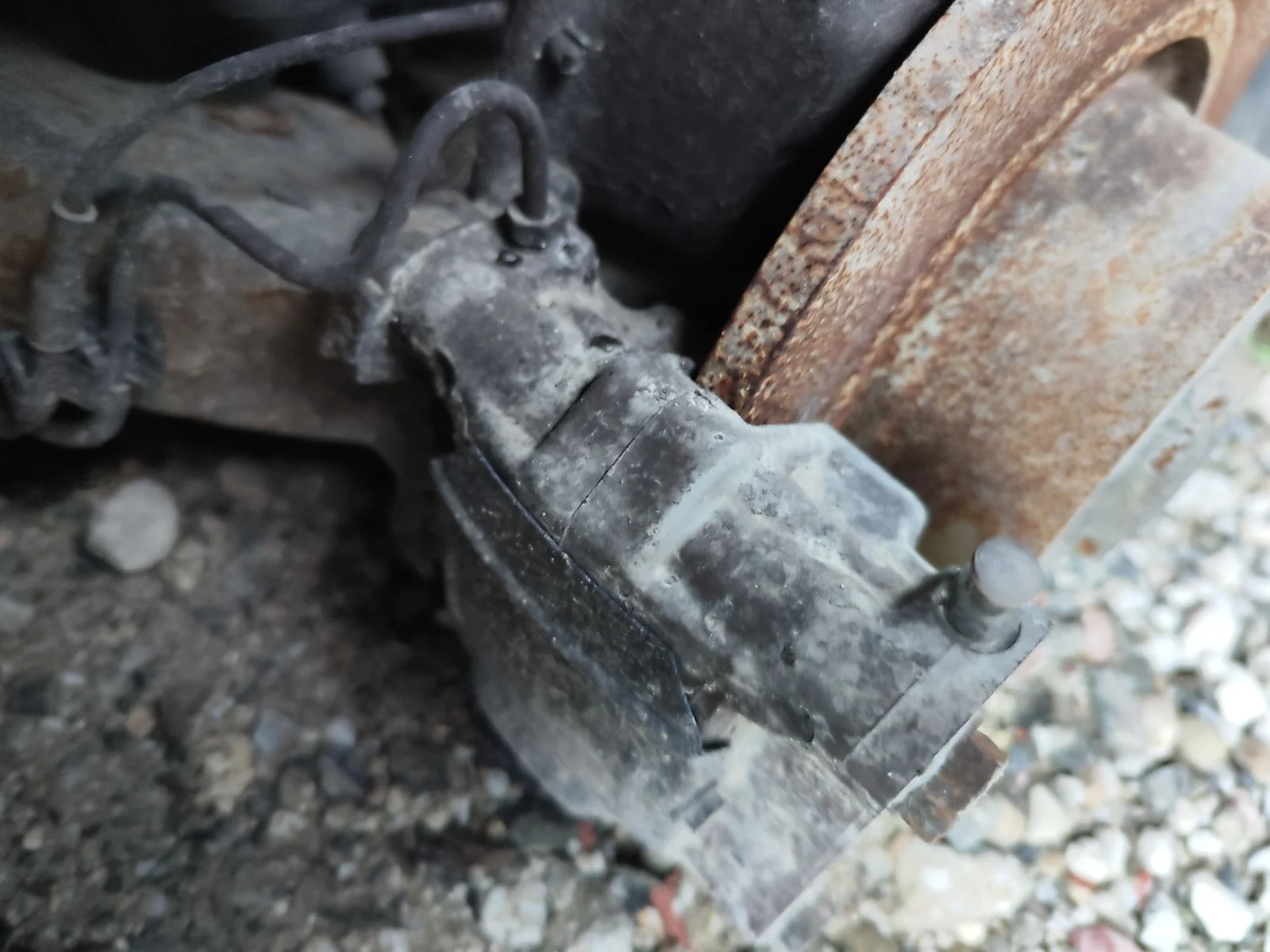 Foto de PINZA DE FRENO TRASERA IZQUIERDA CITROEN C5 BERLINA 2.0 HDi (109 CV / 80 KW)