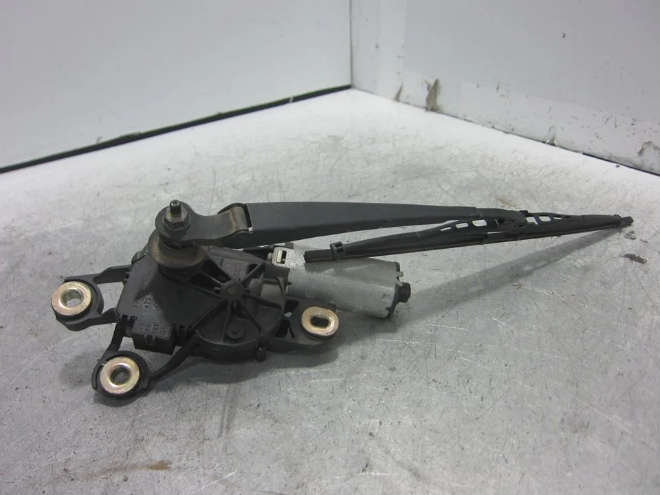 Foto de MOTOR LIMPIA TRASERO SEAT IBIZA (6K1) 1.4 (60 CV / 44 KW) referencia 6K6955711C