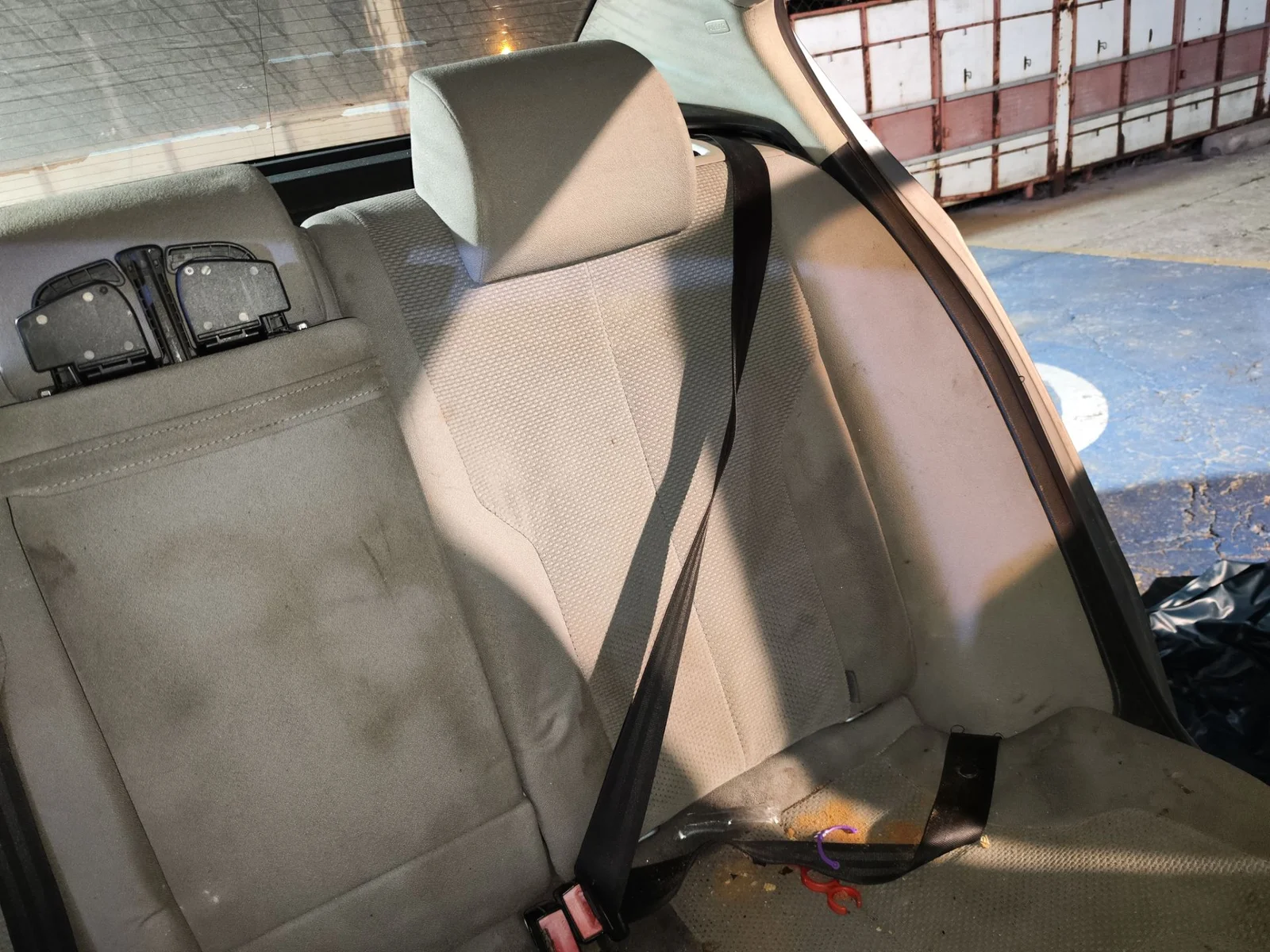 Foto de CINTURON SEGURIDAD TRASERO IZQUIERDO VOLKSWAGEN PASSAT BERLINA (3C2) 2.0 TDI (140 CV / 103 KW) referencia 3C5857805G