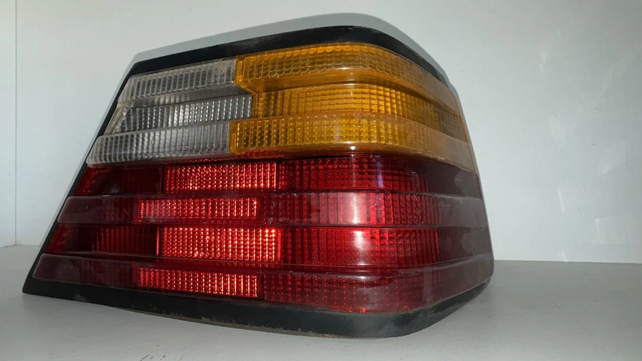 Foto de PILOTO TRASERO DERECHO MERCEDES-BENZ CLASE 124 (BM 124) BERLINA referencia 53378R7