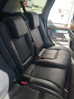 Foto de ASIENTOS TRASERO IZQUIERDO LAND ROVER RANGE ROVER SPORT 4.4 V8 CAT (299 CV / 220 KW) referencia LR014907