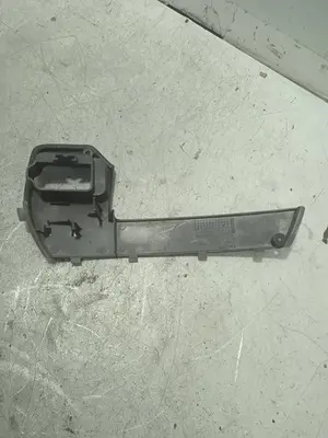 Foto de MOLDURA HONDA FES /SH /SES /DYLAN /PS 125 125 cm3 - 10 kW G-CAT (14 CV / 10 KW) referencia 81133-KTZ-D000 foto 2