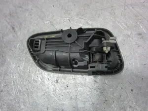 Foto de MANETA INTERIOR DELANTERA IZQUIERDA SUZUKI IGNIS RM (MH) 1.3 DDiS Diesel CAT (69 CV / 51 KW) referencia 8310286G00S1S foto 2