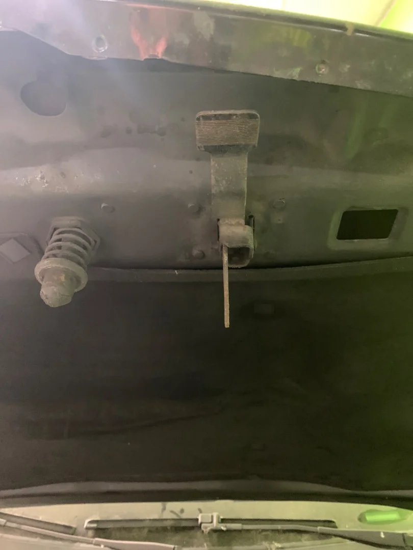 Foto de CERRADURA CAPO OPEL ASTRA H CARAVAN 1.9 16V CDTI CAT (Z 19 DTH / LRD) (150 CV / 110 KW)