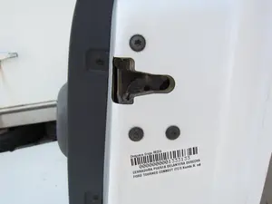 Foto de CERRADURA PUERTA DELANTERA DERECHA FORD TOURNEO CONNECT (TC7) 1.8 TDCi CAT (75 CV / 55 KW) foto 2